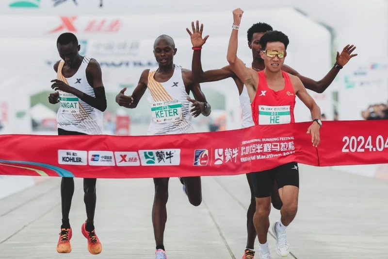 He Jie - Kỷ lục gia marathon Trung Quốc